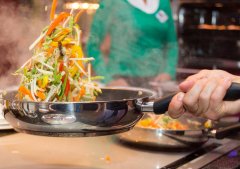 某餐飲品牌大廚都覺(jué)得菜的味道很一般，餐廳生意卻異常火爆